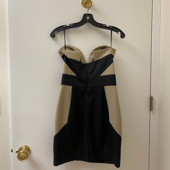 Anilee Tan and Black Strapless Sweetheart Dress - Picture 4 of 4